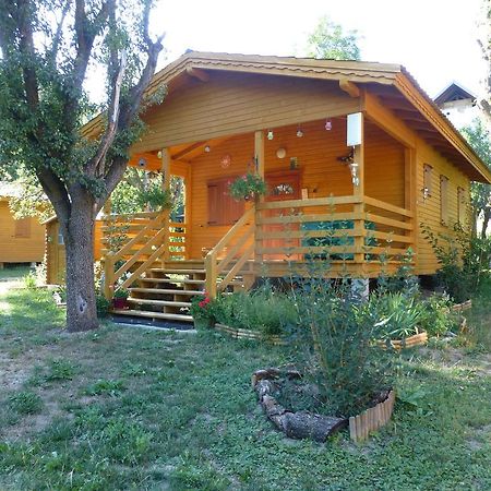 Camping, Hotel De Plein Air Les Cariamas Chateauroux-les-Alpes Екстер'єр фото