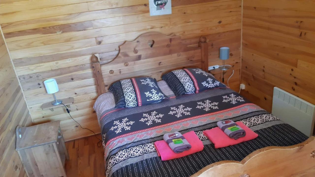 Camping, Hotel De Plein Air Les Cariamas Chateauroux-les-Alpes Екстер'єр фото