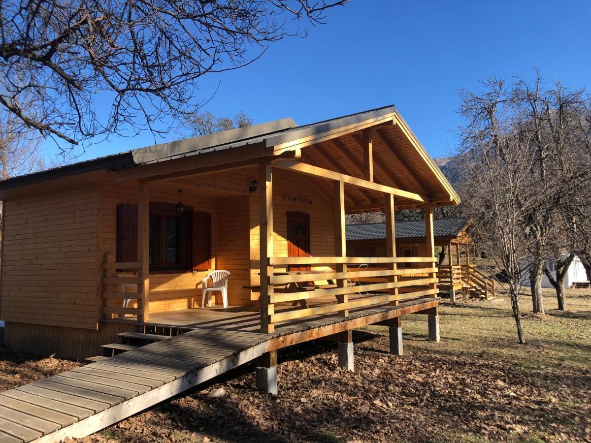 Camping, Hotel De Plein Air Les Cariamas Chateauroux-les-Alpes Екстер'єр фото