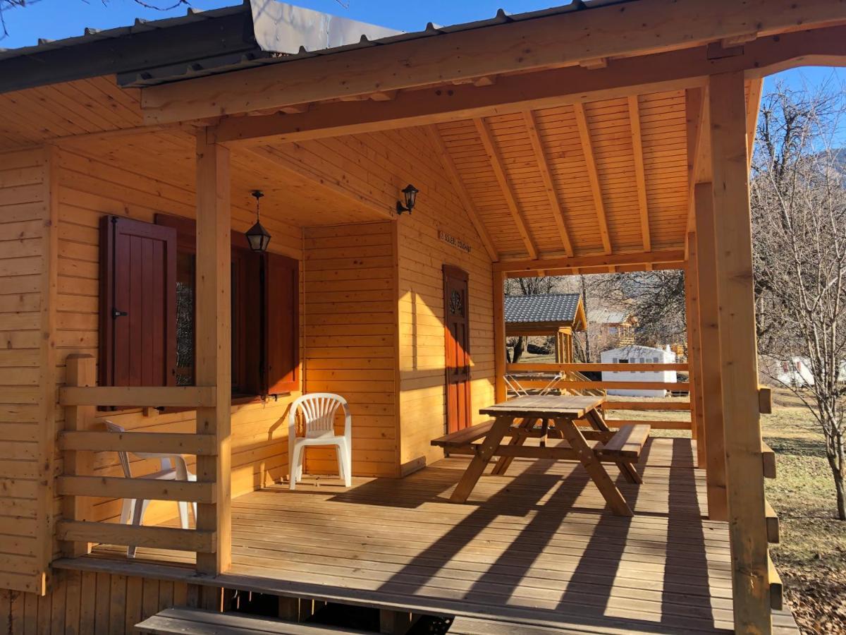 Camping, Hotel De Plein Air Les Cariamas Chateauroux-les-Alpes Екстер'єр фото