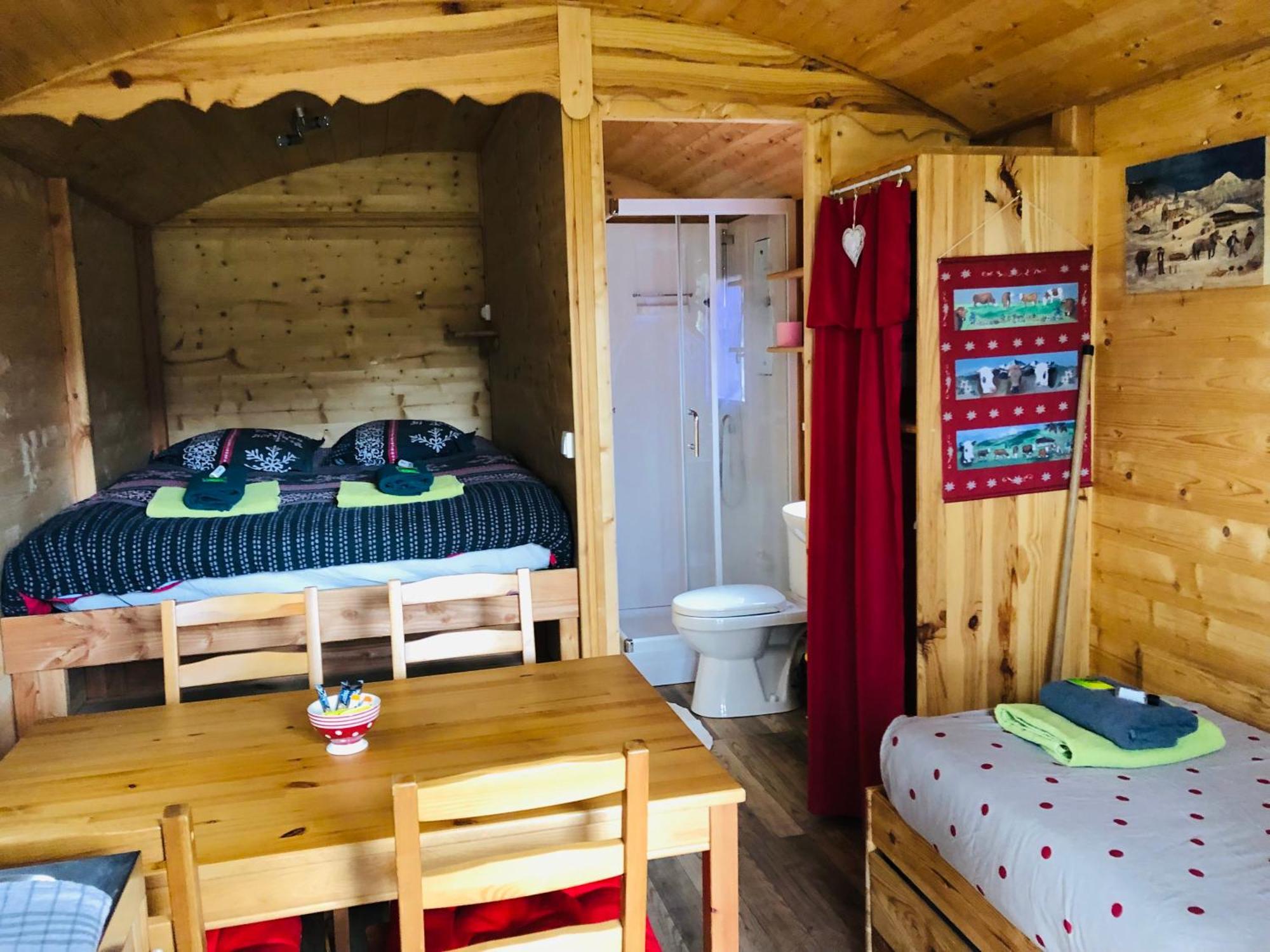 Camping, Hotel De Plein Air Les Cariamas Chateauroux-les-Alpes Екстер'єр фото