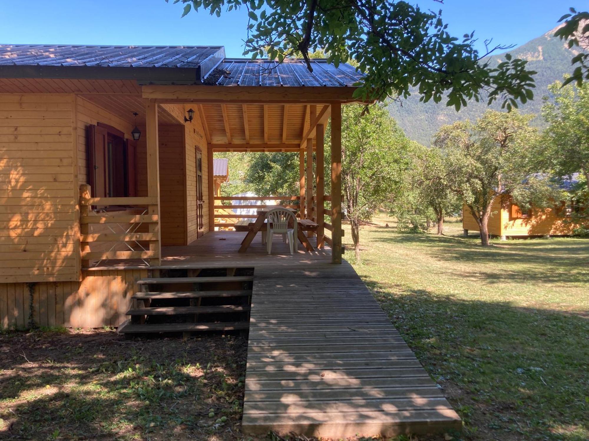 Camping, Hotel De Plein Air Les Cariamas Chateauroux-les-Alpes Екстер'єр фото