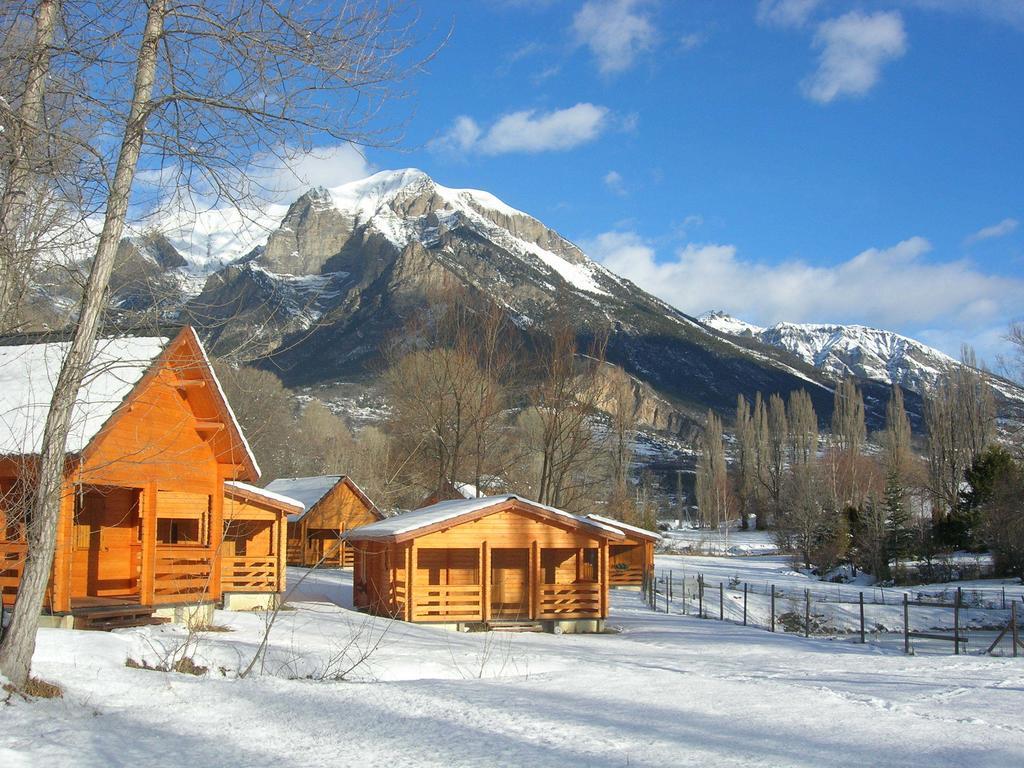 Camping, Hotel De Plein Air Les Cariamas Chateauroux-les-Alpes Екстер'єр фото
