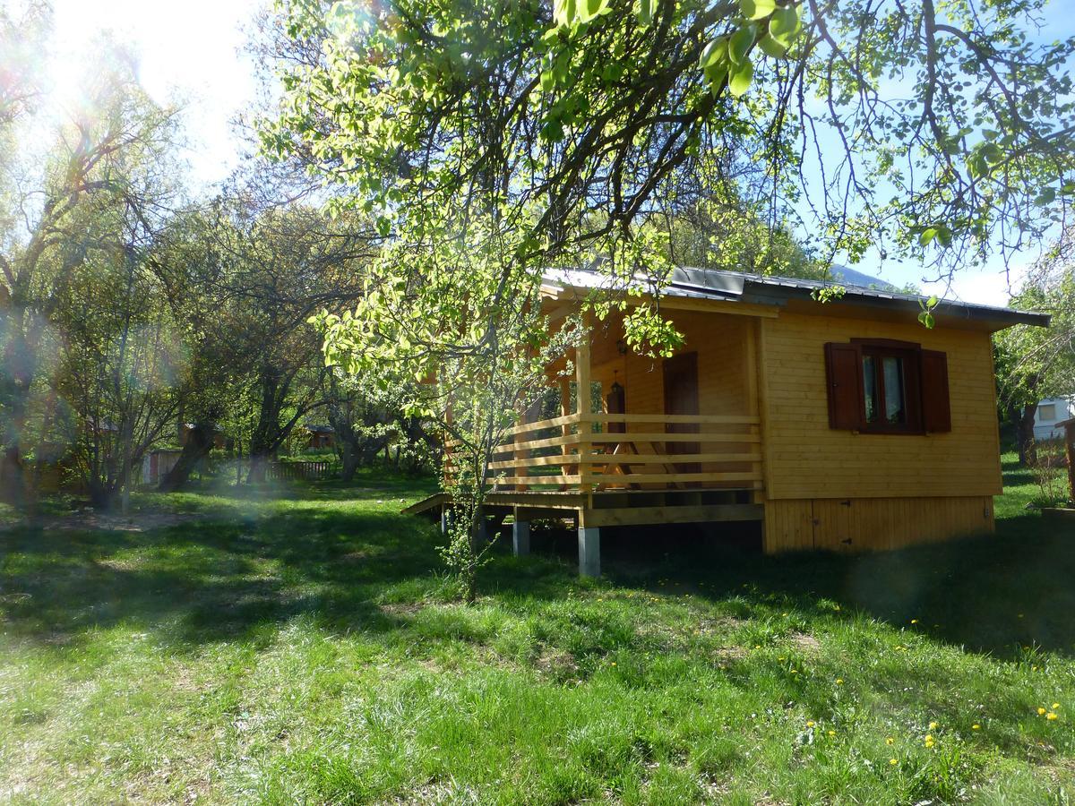 Camping, Hotel De Plein Air Les Cariamas Chateauroux-les-Alpes Екстер'єр фото